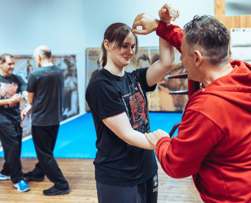 Wing Chun Sifu Jürgen erklärt Pao Sao